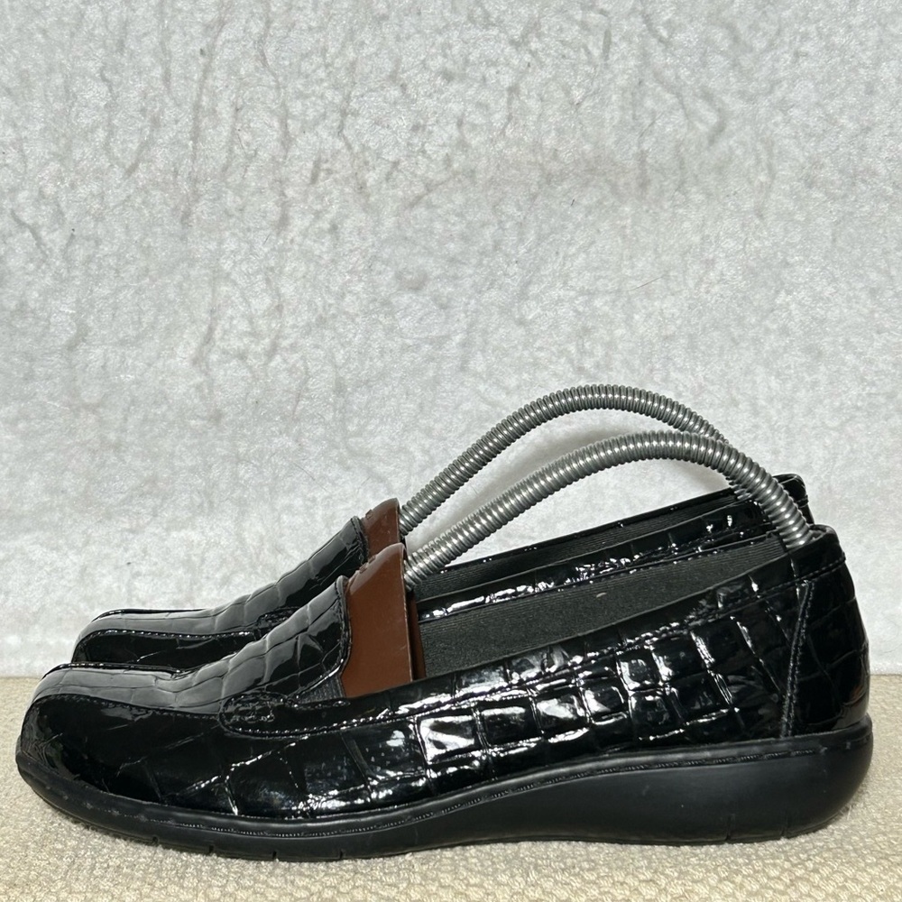 Clarks Womens Black Patent Crocodile Ashland Jam Slip On Loafer Shoes SZ 7M - Picture 2 of 11